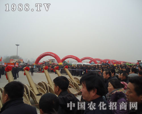 氣勢宏大的2012菏澤農(nóng)資交易會