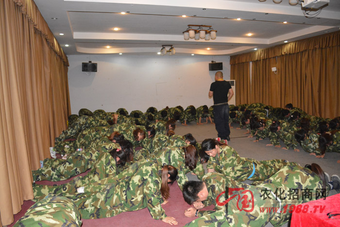     �ڡ��L(f��ng)�ɡ��@��(g��)�h(hu��n)��(ji��)���Լ��ĸ����������һ��(g��)�I(l��ng)��(d��o)�Լ�����Ҫ������ȥ��(d��n)��(d��ng)�F(tu��n)�(du��)��Ҫ�挦(du��)�ͳГ�(d��n)��һ�І�(w��n)�}��