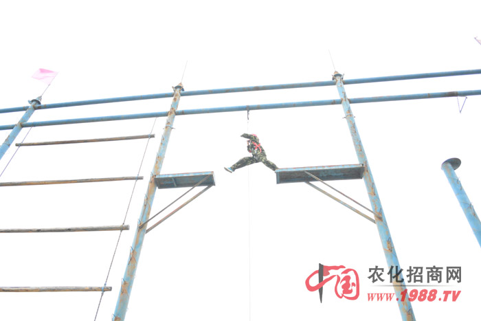 �ڸ߿Ք������棬��(d��ng)վ�ژ��µĕr(sh��)������(du��)�߿յĿ֑֕�(hu��)��Щ������