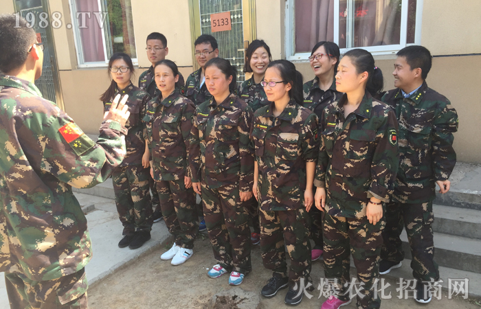 ��Խ������ƴ���^����