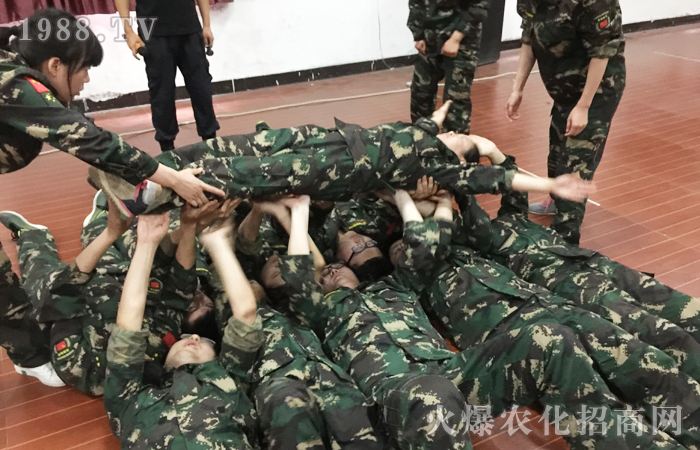 �������ڣ��س�����