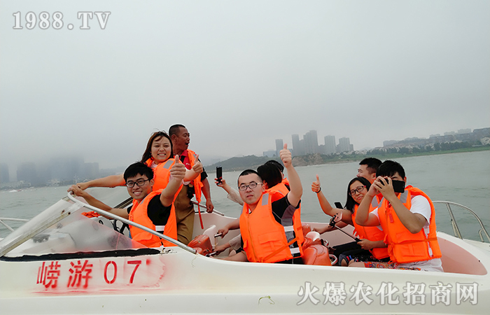 �Lƽ���o�ı��󣬌��t������ӿ