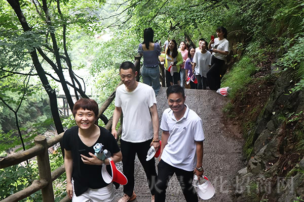 �����Ͼ�ɽ��Ʒ�����Ļ�