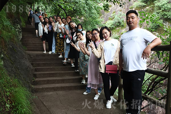 ���Ͼ�ɽ�и�����ƣ�v���ի@�M��