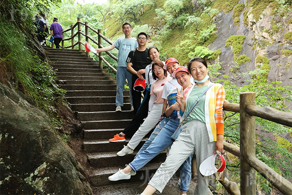 ���Ͼ�ɽ�и�����ƣ�v���ի@�M��