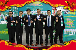 ��Ӣ��������ף��(j��ng)�N(xi��o)�������u��󼪣�ؔ(c��i)�\(y��n)������