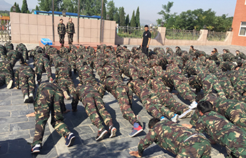 為榮譽(yù)拼搏，為理想奮起，為成功努力！