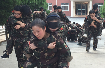 人生能有幾回搏，此時(shí)不搏何時(shí)搏？