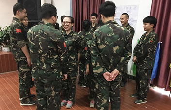 成功與放棄，也許只隔著一句贊美的距離！