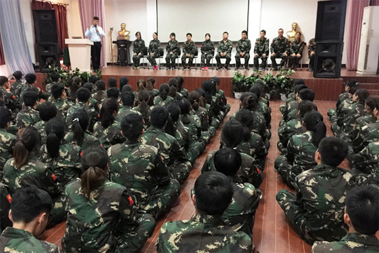 青春飛揚(yáng)，全力向上；沒(méi)有哪家公司因?yàn)閲?yán)格管理而倒閉！