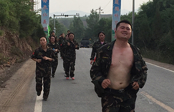 這不僅僅是徒步，更是團(tuán)隊(duì)的融合！