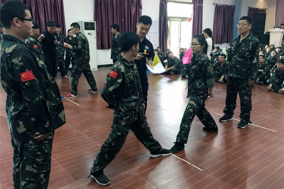 簡(jiǎn)單石頭剪刀布，輸贏(yíng)卻在彈指間！