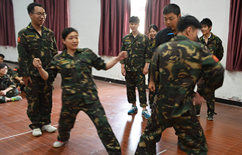 跑得贏(yíng)對(duì)手，才能追得上成功！