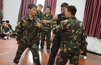 逆向思維能力，反應(yīng)速度，發(fā)展快速啟動(dòng)能力！