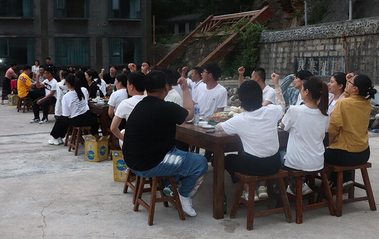 �𱬾W(w��ng)�Ͼ�ɽ�������֮��ҹ��g