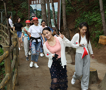 �S��̤��ǧɽ�fˮ���^ʯ�֣��p�w����