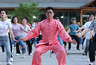 ��(n��i)����޻��ˣ���(qi��ng)�����չ�L(f��ng)����