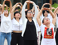 ��(qi��ng)�w�ǣ����������˶��\�����������𱬾�Ӣ��(n��i)�����!